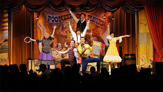 Unique Dining Experiences: Hoop-Dee-Doo Musical Revue